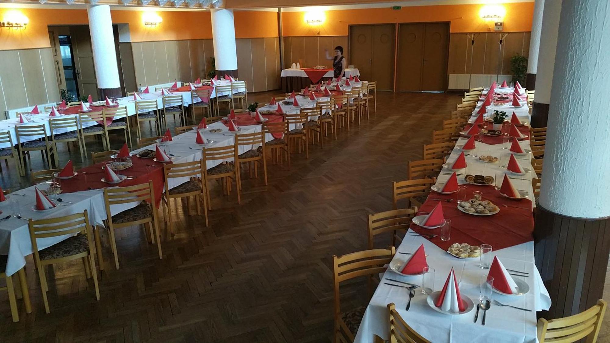 Hotel Morava Jevíčko Zewnętrze zdjęcie