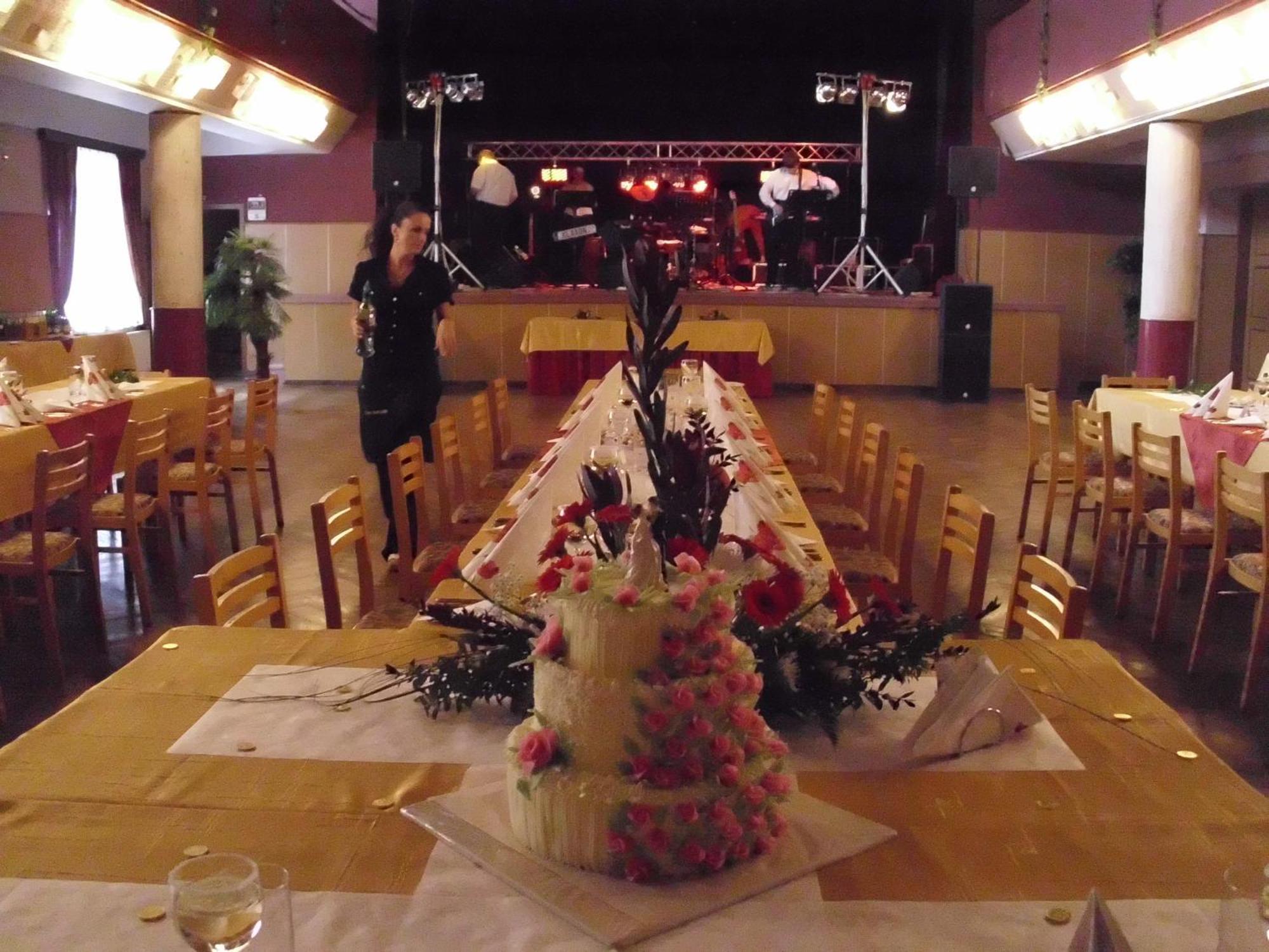 Hotel Morava Jevíčko Zewnętrze zdjęcie